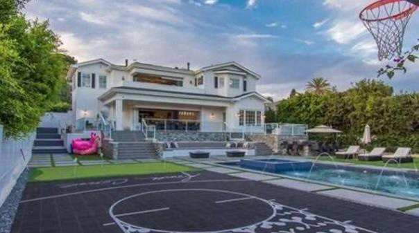 乔丹的豪宅在美国的什么地方?哪个能给张图?