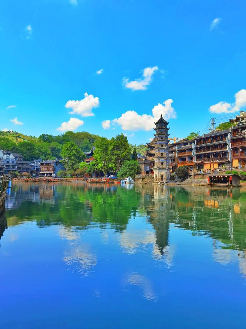 去湘西旅游的攻略有哪些?