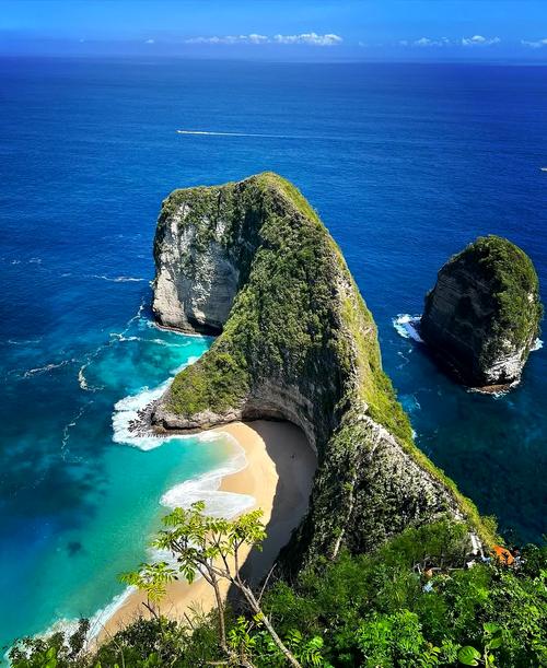 2个人跟团去巴厘岛大概花费要多少,我说的是所有的花费?拜托了各位...