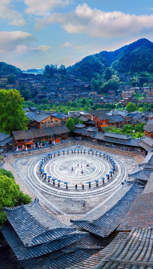 黔东南前十旅游景点(黔东南著名旅游景点)