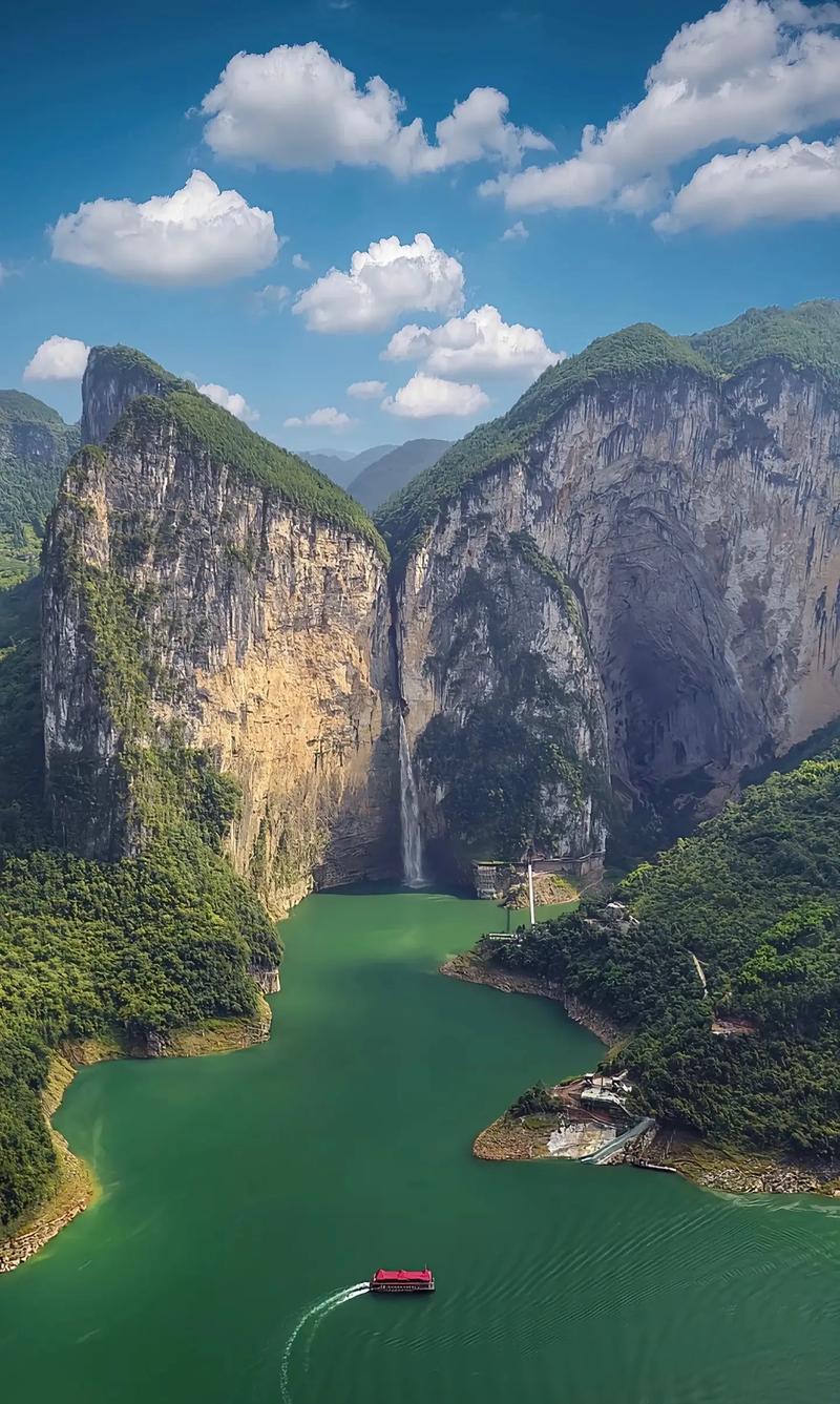 恩施市区必去三个景点