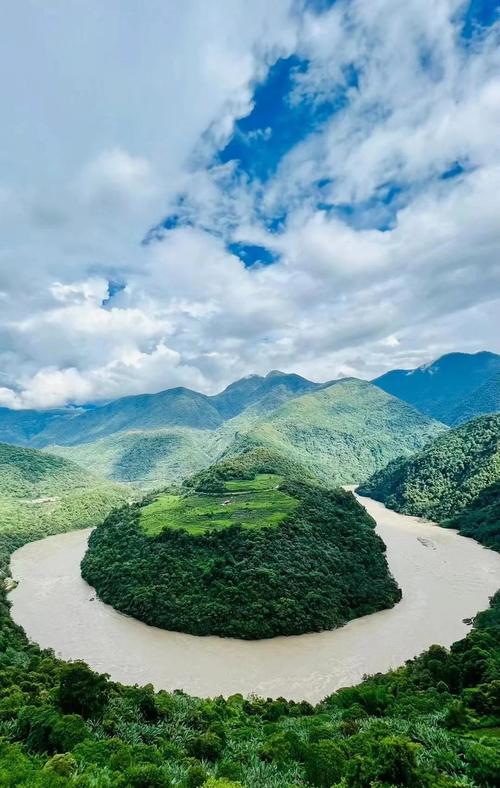 墨脱公路旅游攻略