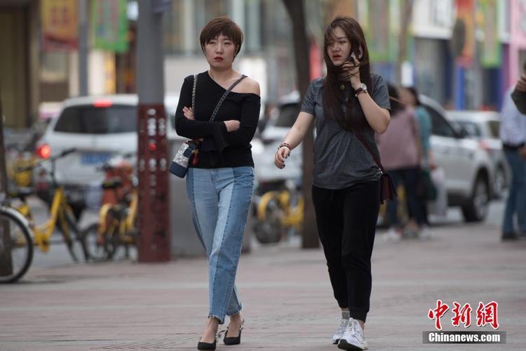 请问太原四月中旬天气怎么样?一般需要穿多少件衣服啊?