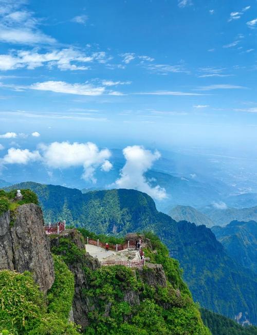 峨眉山自驾游门票和交通费要多少钱