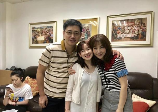 外来媳妇本地郎塞班岛和阿耀邂逅的美女是谁