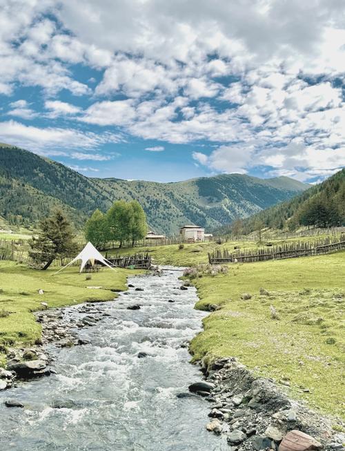 新都桥必去的几个景点有哪些