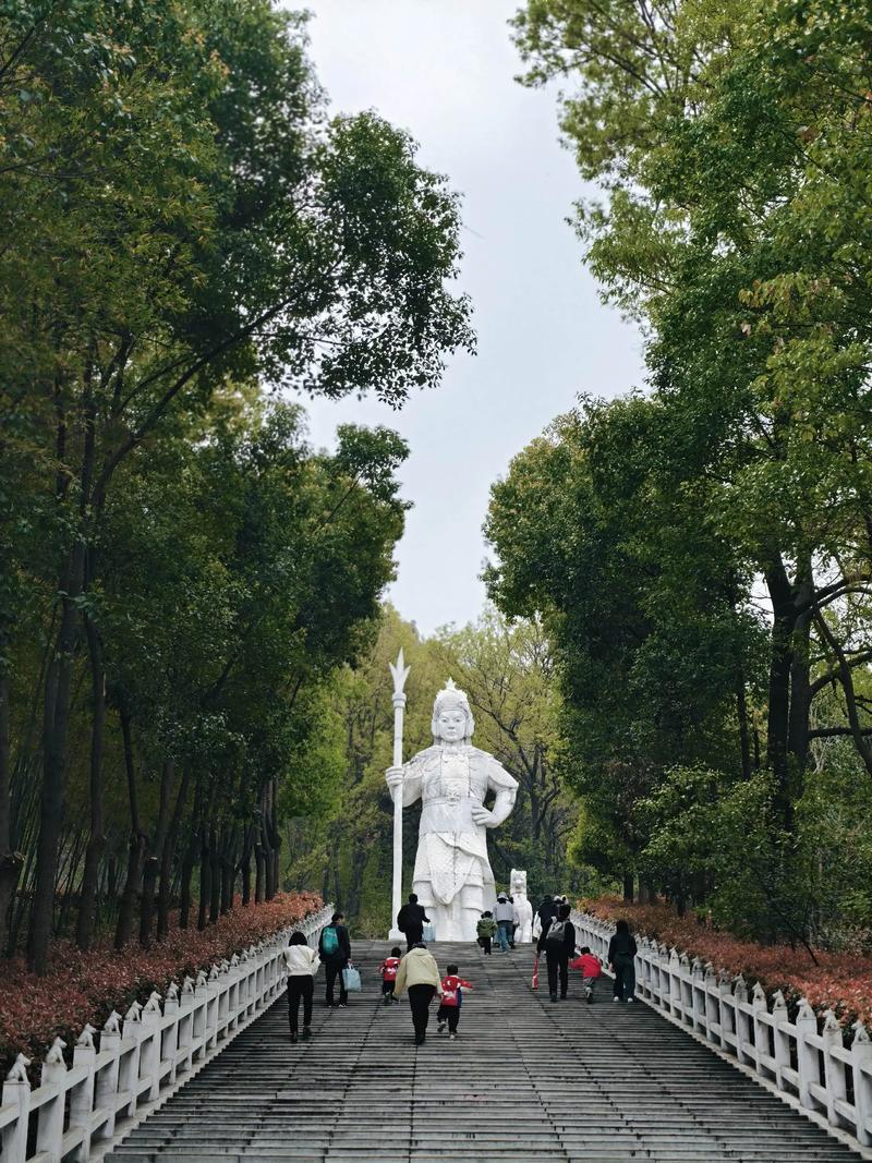 驻马店周边适合自驾游的景点有哪些?