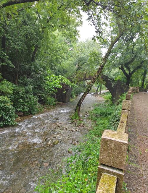 乐清下雨爬山的地方