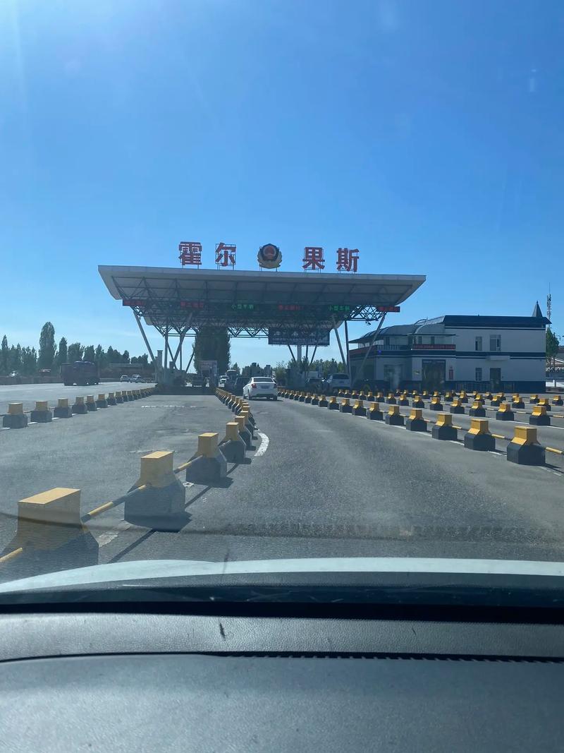 霍尔果斯可以现场找去哈萨克斯坦导致游吗