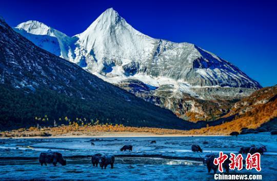 去往四川甘孜州旅行,适合自驾游吗,需要多少预算?