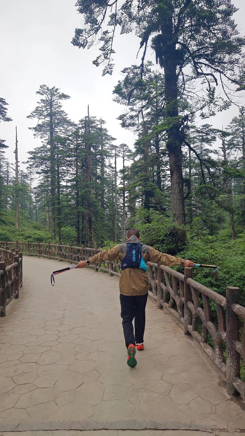 瓦屋山五一期间穿什么