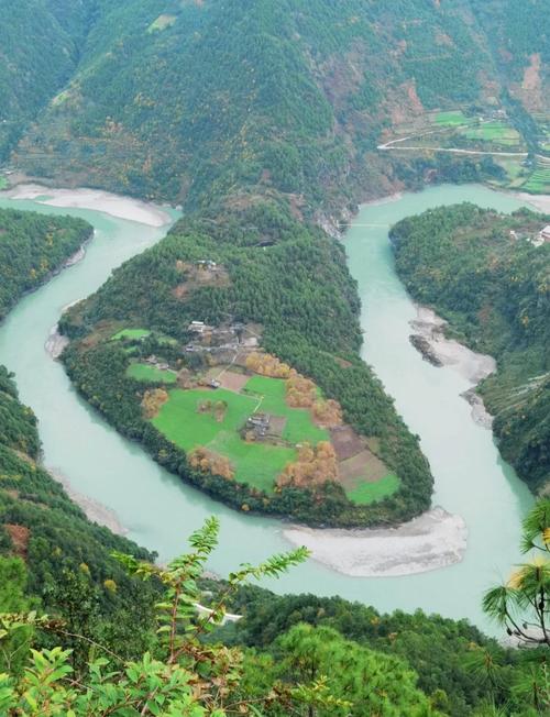 怒江州有哪些风景优美的旅游景点值得游览?