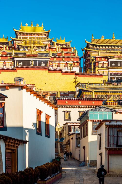 香格里拉旅游景点介绍(香格里拉著名景点介绍)