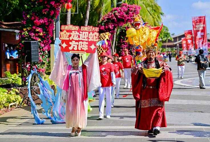 一家三口春节去三亚旅游5天,大概需要花多少钱?有哪些必去