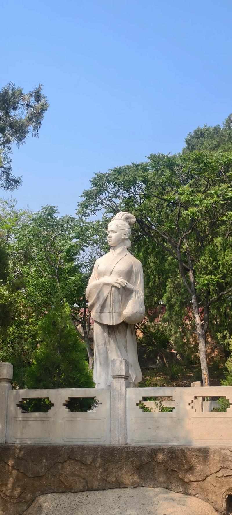 我想问一下秦皇岛孟姜女庙景区怎么样?