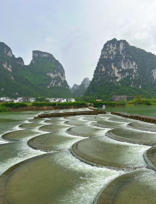 崇左好玩的一些地方。