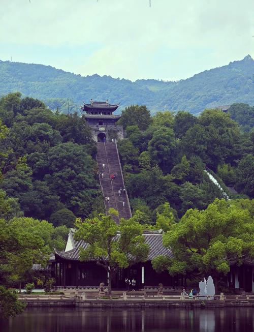 临海最出名的三个景点