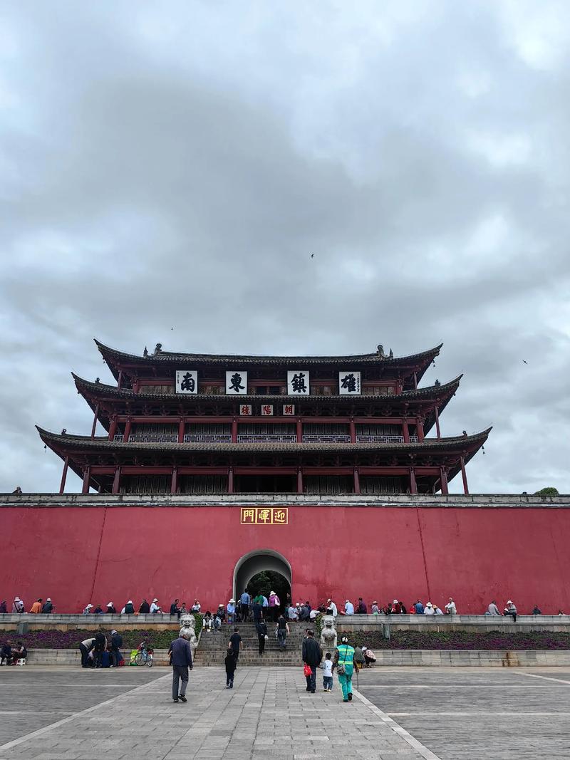 云南红河州前十景点